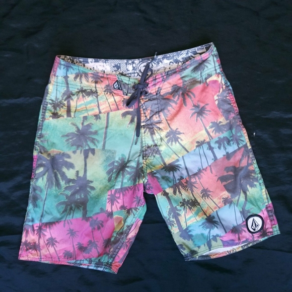 COPY - Volcom board/swim/surf/beach/wakeboard sho - Picture 1 of 3